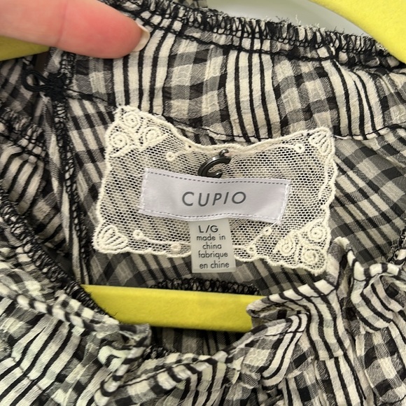 Ruffled check plaid gingham blouse - Picture 2 of 4